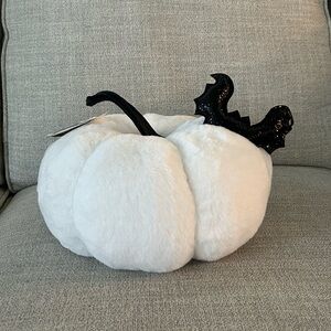 NWT Ghoulish Halloween Super soft White plush Pumpkin & Mini Black Glitter Bat